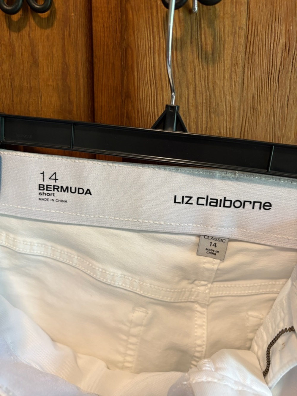 Liz Claiborne White Women's Bermuda Shorts - Picture 3 of 5